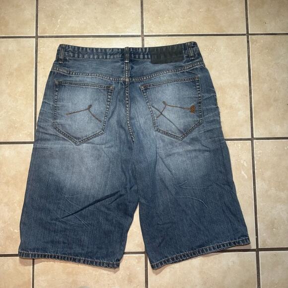 Vintage Y2K Rocawear Jean Shorts Blue Denim Baggy Hip Hop Faded Mens Size 36x14 - Picture 1 of 9